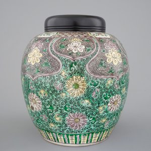 A Chinese famille verte enamels on biscuit jar, Kangxi, ca. 1700 — photo 4