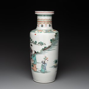 A Chinese famille verte 'Er Qiao Bing Du 二喬并讀‘ rouleau vase, Chenghua mark, 20th C. — foto 3