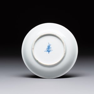 A Chinese famille verte 'erotic' cup and saucer, lingzhi mark, Kangxi — photo 3