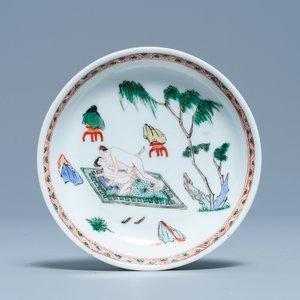 A Chinese famille verte 'erotical subject' cup and saucer, Kangxi — 照片 2