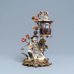 A Chinese famille verte figure mounted into a lamp with gilt bronze, glass and Samson porcelain, 19th C. — 照片 2