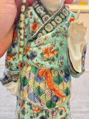 A Chinese famille verte figure of Han Xiangzi 韓湘子, Jiangxi mark, 19th C. — foto 7