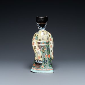 A Chinese famille verte figure on wooden stand, Kangxi — 照片 5