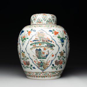A Chinese famille verte 'figures and antiquities' jar and cover, Kangxi — 照片 4