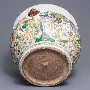 A Chinese famille verte fish bowl with birds among flowers, 19/20th C. — 照片 7