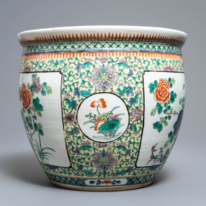 A Chinese famille verte fish bowl with birds among flowers, 19th C. — photo 4