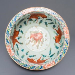 A Chinese famille verte fish bowl with warriors, 19th C. — 照片 6