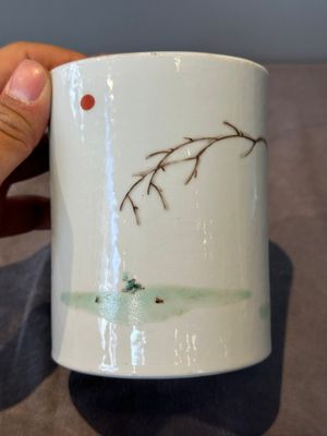A Chinese famille verte 'fisherman' brush pot, 19th C. — foto 3