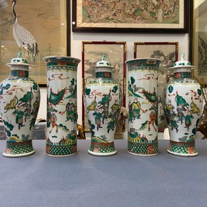 A Chinese famille verte five-piece garniture, Kangxi mark, 19th C. — photo 15