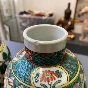 A Chinese famille verte five-piece garniture, Kangxi mark, 19th C. — photo 20