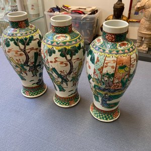 A Chinese famille verte five-piece garniture, Kangxi mark, 19th C. — photo 26