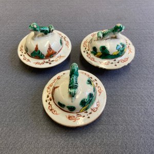 A Chinese famille verte five-piece garniture, Kangxi mark, 19th C. — photo 35