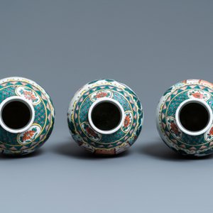 A Chinese famille verte five-piece garniture, Kangxi mark, 19th C. — photo 7
