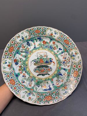 A Chinese famille verte 'flower basket' dish, artemisia leaf mark, Kangxi — photo 1