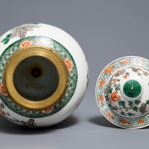 A Chinese famille verte gilt bronze-mounted vase and cover, 19th C. — photo 5