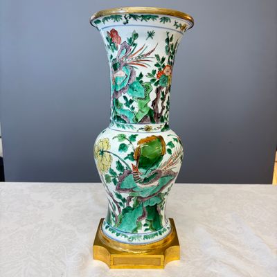 A Chinese famille verte gilt-bronze-mounted 'Yenyen' vase with pheasants — photo 1