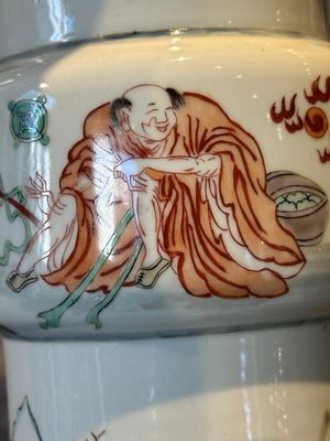 A Chinese famille verte 'gu' vase with narrative design, 19th C. — foto 11