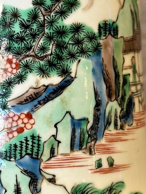 A Chinese famille verte 'gu' vase with narrative design, 19th C. — foto 14