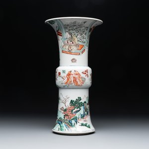 A Chinese famille verte 'gu' vase with narrative design, 19th C. — foto 1