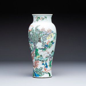 A Chinese famille verte 'Guanyin Zun' vase with narrative design, 19/20th C. — photo 1