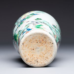 A Chinese famille verte 'Guanyin Zun' vase with narrative design, 19/20th C. — photo 6