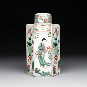 A Chinese famille verte hexagonal tea caddy and cover, 19th C. — foto 2
