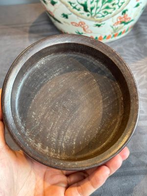 A Chinese famille verte jar with floral design and a wooden cover, Kangxi — photo 9