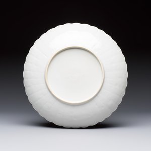 A Chinese famille verte Kakiemon-style 'Boy and Tigers' lobed dish, Kangxi — 照片 2