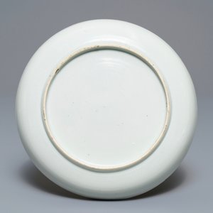 A Chinese famille verte 'Ladies and rabbits' plate, Kangxi — 照片 2