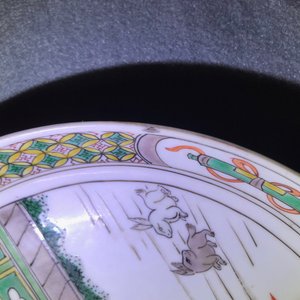 A Chinese famille verte 'Ladies and rabbits' plate, Kangxi — 照片 4