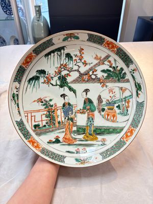 A Chinese famille verte 'ladies in a garden' dish, Kangxi — photo 1