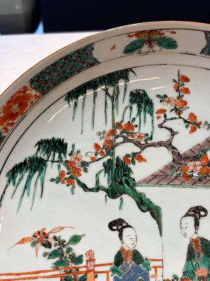 A Chinese famille verte 'ladies in a garden' dish, Kangxi — photo 5