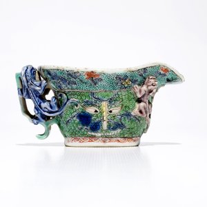 A Chinese famille verte libation cup, Kangxi — photo 3