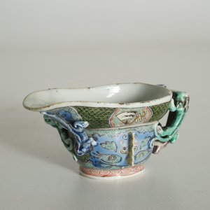 A Chinese famille verte libation cup with dragons, Kangxi — photo 7