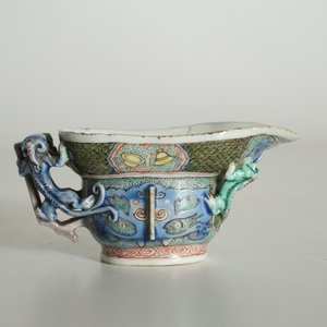 A Chinese famille verte libation cup with dragons, Kangxi — photo 10