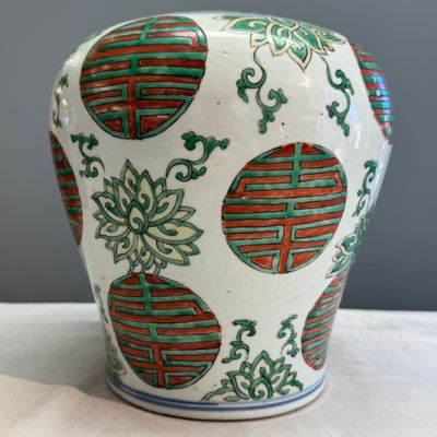 A Chinese famille verte 'Lotus and Shou' vase — photo 5