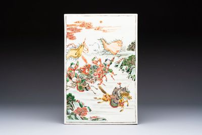 A Chinese famille verte 'Ma Yue Tan Xi 馬躍檀溪' plaque, 19th C.