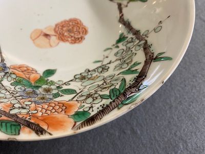 A Chinese famille verte 'magpies and prunus' bowl, Kangxi — photo 11