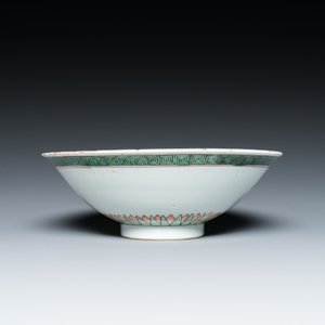 A Chinese famille verte 'magpies and prunus' bowl, Kangxi — photo 5