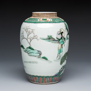 A Chinese famille verte 'Magu Xian Shou 麻姑獻壽' ovoid vase with a wooden cover — foto 3