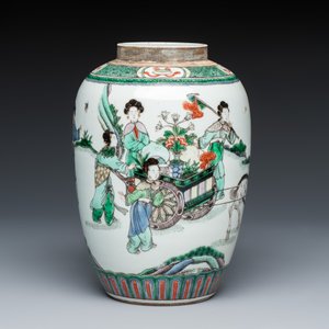 A Chinese famille verte 'Magu Xian Shou 麻姑獻壽' ovoid vase with a wooden cover — foto 5