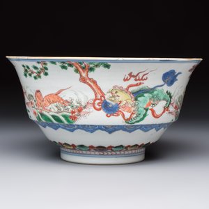 A Chinese famille verte 'Mythical Beasts and Horses' bowl, Fu 黼 mark, Kangxi — foto 2