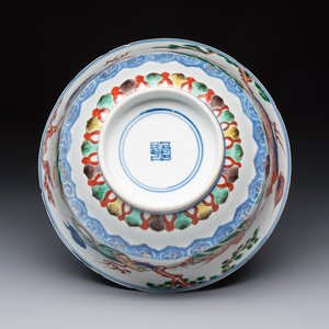 A Chinese famille verte 'Mythical Beasts and Horses' bowl, Fu 黼 mark, Kangxi — foto 7