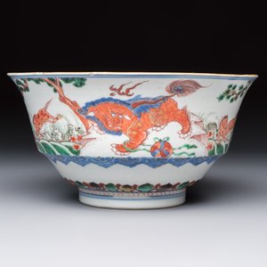 A Chinese famille verte 'Mythical Beasts and Horses' bowl, Fu 黼 mark, Kangxi — foto 8