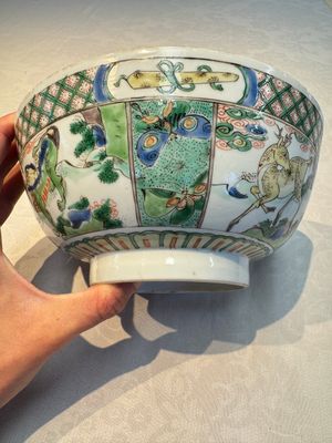 A Chinese famille verte 'Mythical Beasts' bowl, Lu Yi Tang 菉漪堂 mark, Kangxi — 照片 3