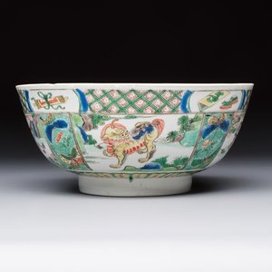 A Chinese famille verte 'Mythical Beasts' bowl, Lu Yi Tang 菉漪堂 mark, Kangxi — 照片 1