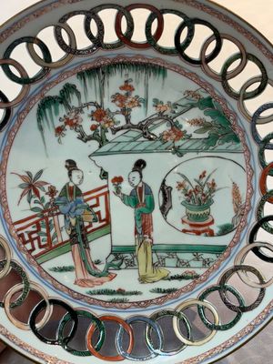 A Chinese famille verte octagonal plate and a 'reticulated border' plate, Kangxi — photo 13