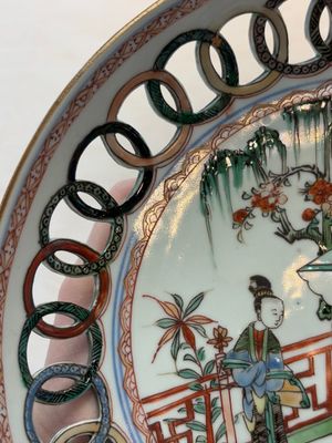 A Chinese famille verte octagonal plate and a 'reticulated border' plate, Kangxi — photo 17