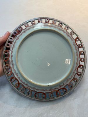 A Chinese famille verte octagonal plate and a 'reticulated border' plate, Kangxi — photo 19