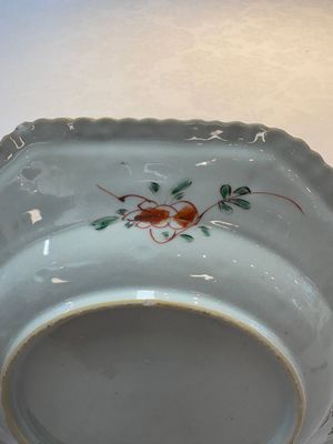 A Chinese famille verte octagonal plate and a 'reticulated border' plate, Kangxi — photo 9